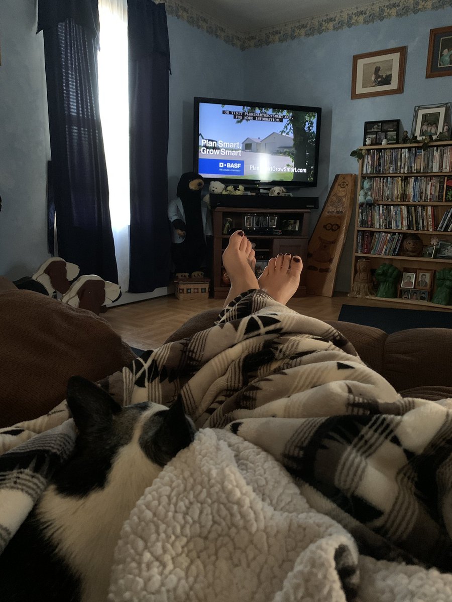 ericanpsycho's tweet photo. Watching #ThisWeekInAgribusiness with the family to learn about important Agri-News from the week. Big Bud, Farm Show, and market information. And wow! Those fields are HUGE!! Thanks to @maxarmstrong & others for a great, informative show! #SundayFamilyTime https://t.co/D3yx7uEfr9
