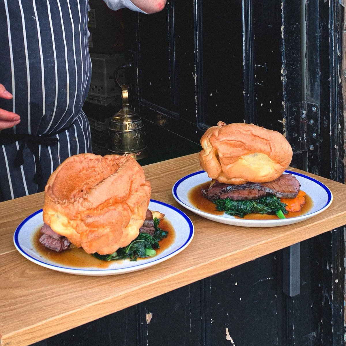 Another Sunday, another day of wonderful roasts with mammoth yorkie puds 💪