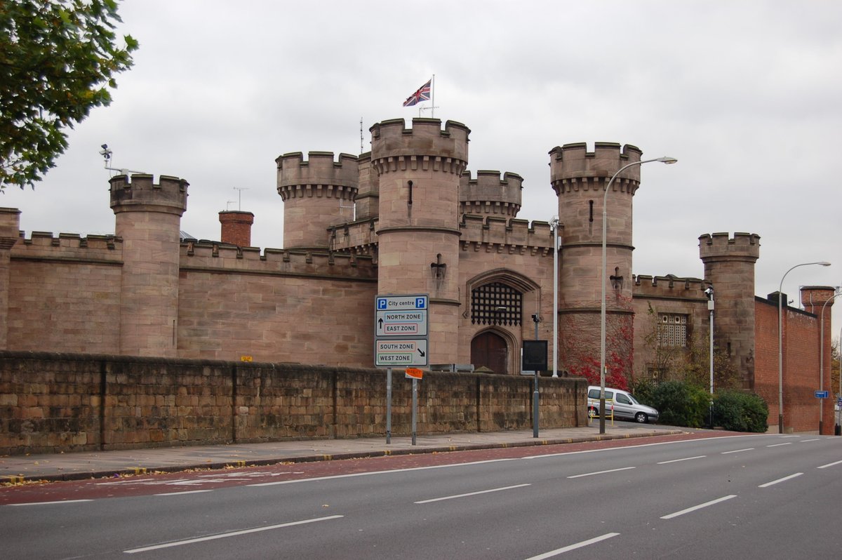 Sunday History Time1/7 It's a pretty imposing building, HMP Leicester, isn't it? Still often confused for Leicester Castle by people new to the city!It was actually designed to look like a castle, with building work starting in 1825 before being opened in 1828.