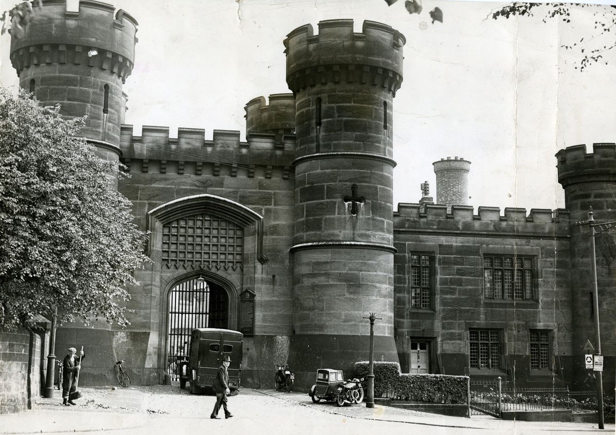 4/7 Over the years there have been 23 executions which took place at the prison, with the last being in 1953. From a triple execution in 1829 for "horse stealing" to a double hanging in 1944 following a murder on Springfield Road in the city.