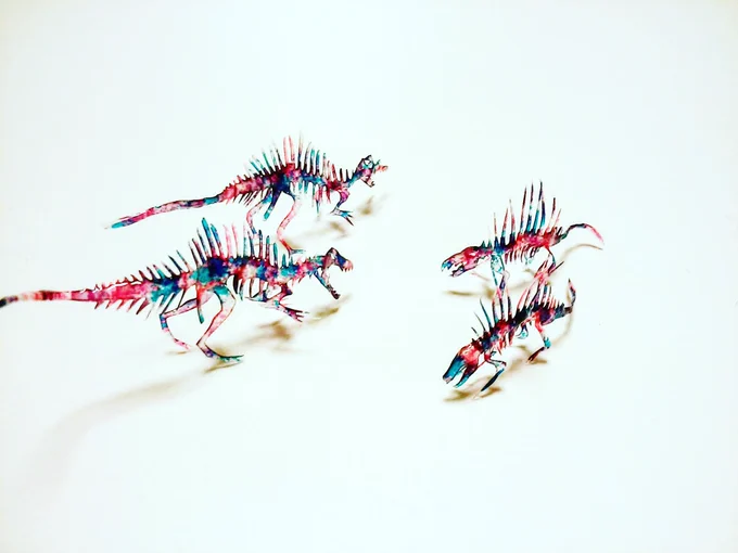 ✨新作✨
透明骨格標本風恐竜シリーズ

ディメトロドン
&スピノサウルスです♪

スピノサウルスは以前もつくってますがリニューアルしました。

次はドラゴン系かな～
#透明標本風切り折り紙 