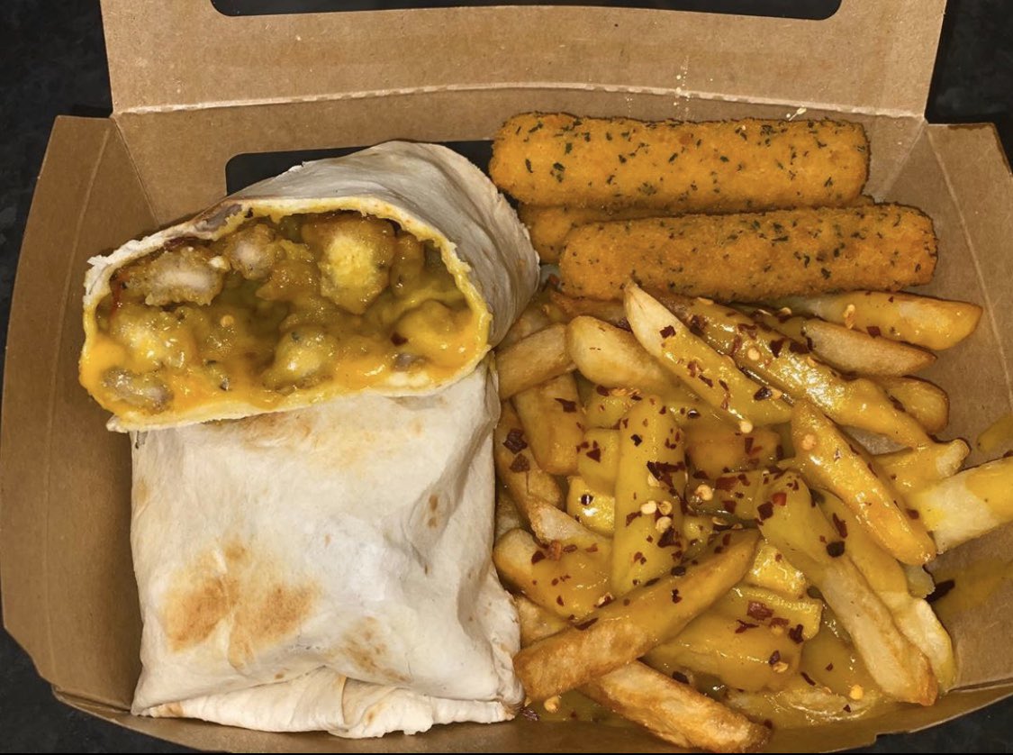 John_Stewart18's tweet photo. Tomorrow my mum takes over AnJ Snacks in Stirling. So if you fancy some class scran pop in and see her. I’ve no got this belly on shite scran, trust me. 19 Main St, St Ninian’s, Stirling. FK79WW https://t.co/a5LlNizeih