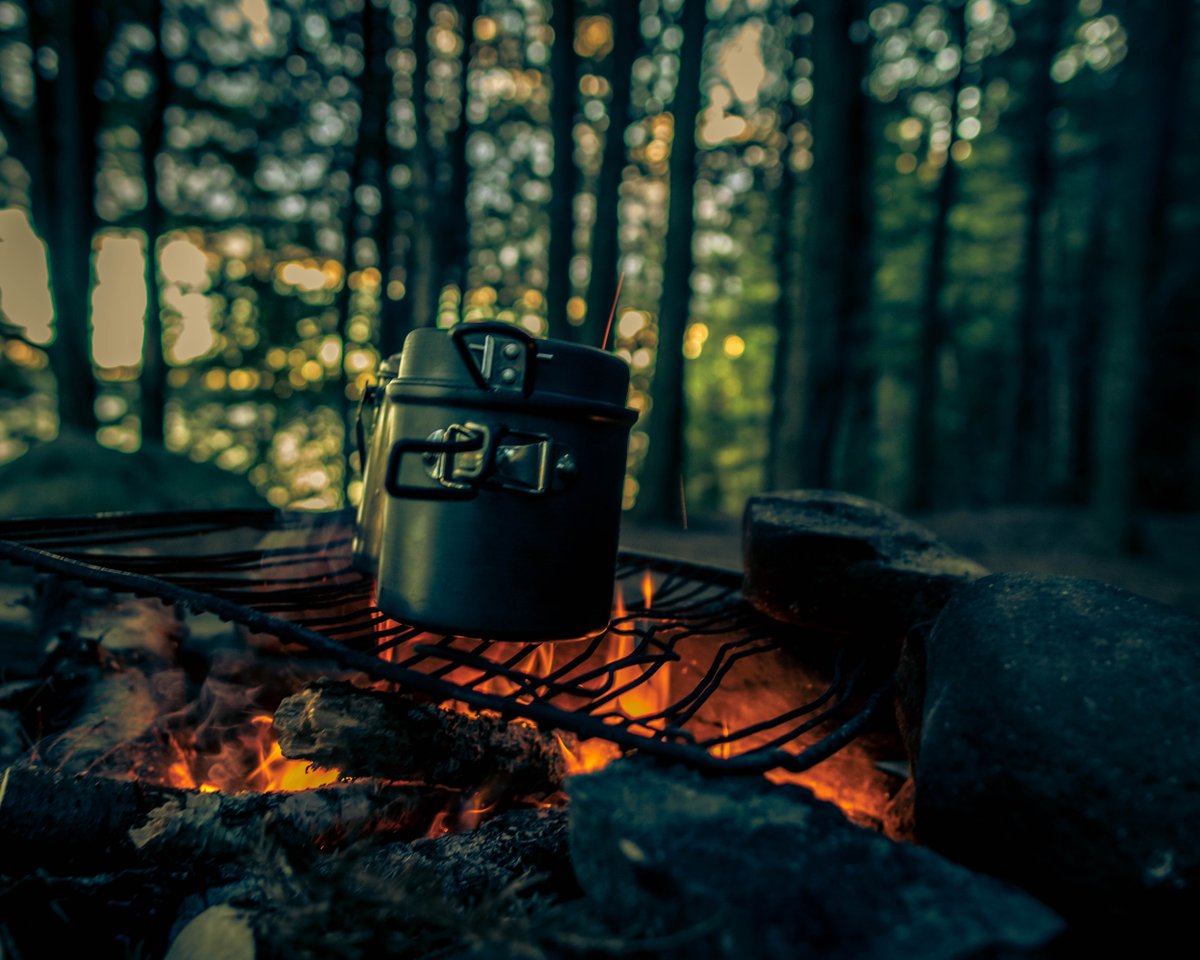 samcanoetripper's tweet photo. A warm fire was definitely appreciated on this late August trip.  With temperatures reaching a chilly 4 Degrees Celsius overnight.  Goodbye summer.

#algonquinprovincialpark #canoecamping  #paddleon  #canoelife #explorenature  #tentlife #gocamping #getoutdoors #findyournorth https://t.co/GjKA5Lz5PJ