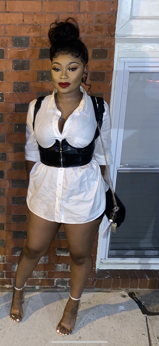 therealmyalynnn's tweet photo. Come party with Barbie💋 #lastnightsfun https://t.co/d9WCP9VKER