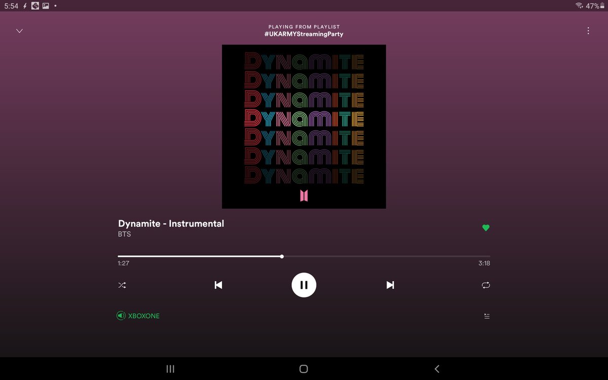 shazdodd1's tweet photo. I'm here in England UK streaming #ukarmystreamingparty on Spotify the instrumental has me dancing round my bedroom (should be in shower) anyone else burst out dancing when #BTS #BTSARMY @BTS_ARMY_V_JK 🥳🇬🇧🧨🇰🇷💜@btsukstreaming @BTSUKUNITE @FundsForBTS_UK @BTSRadioUK @BANGTANUK https://t.co/odtUeCdiHf