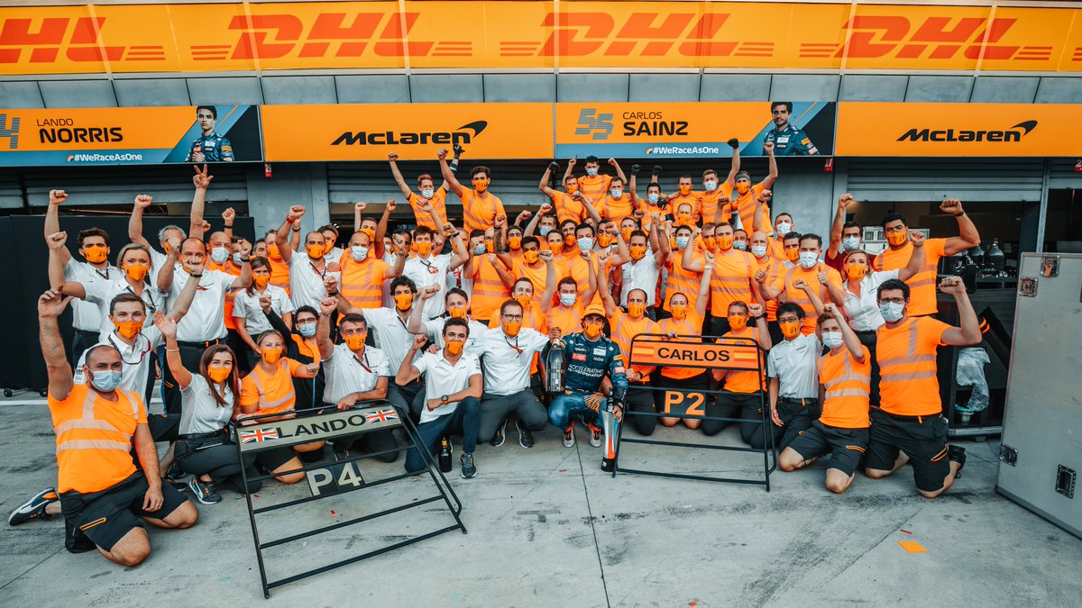 McLarenF1's tweet photo. This team. 🧡

#ItalianGP 🇮🇹 https://t.co/7WdQgNDpAl