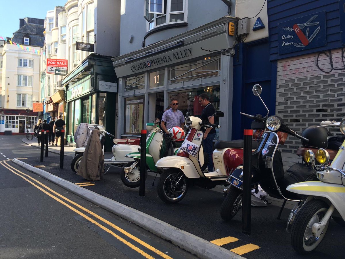 quadalley's tweet photo. Good to see the West Malling Spitfires out early this morning 

#QuadropheniaAlley #No1ModLocation https://t.co/WbvpKw6kpQ