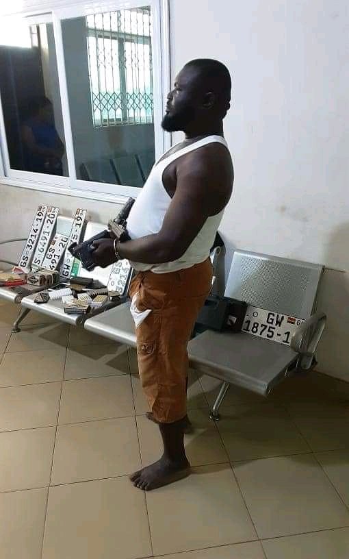 GhanaFirst1957's tweet photo. The most dangerous armed robber in Tema has been arrested at his residence in Tamale. 
Name: Alhassan Imrani
Age: 38

Thread https://t.co/cYxIvWXCf2