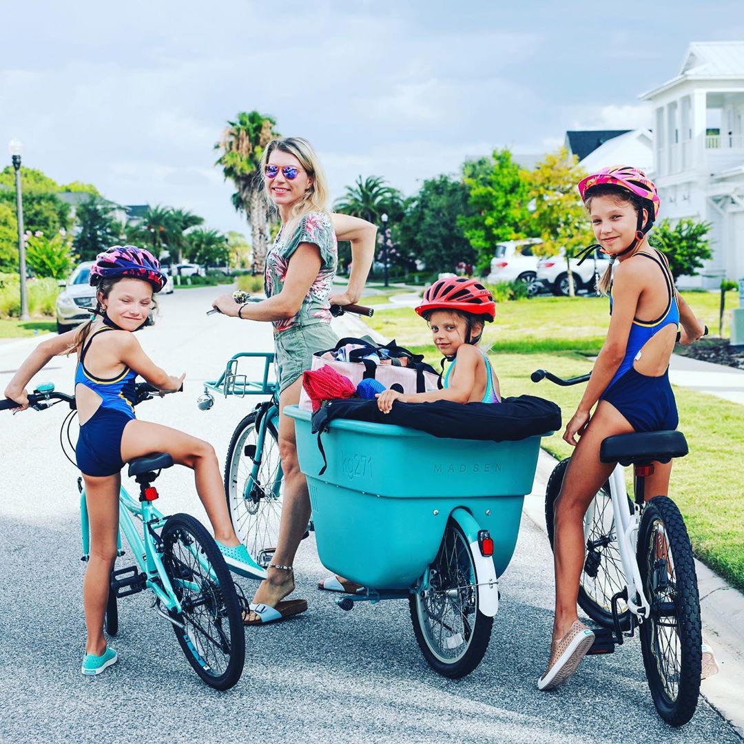madsencycles's tweet image. “No wonder Florida has strong swimmers. Swim practice four times a week all year. That’s how we roll ✌️” #bucketbike #cargobike #madsencycles #florida ☀️