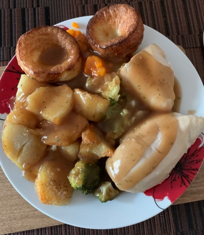 BDBFood's tweet photo. Chef Kimberley Y8 has been busy this afternoon single handedly cooking a traditional Sunday Roast for her family. Fantastic effort. Looks delicious. @BDBFood @BDBSchool @welovewoking #ProudOfBDB #enablingalltoexcel https://t.co/FBxHcXydPl