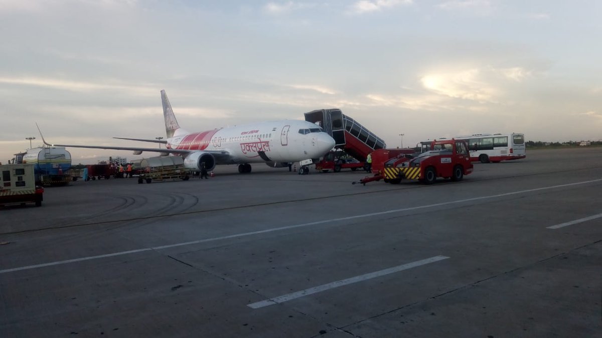 aaivjaairport's tweet photo. Updates on International Flight Operations
@aaivjaairport
06-09-2020
#VBMPhase5
@FlyWithIX
Flight No.IX 1938
ABU DHABI TO VIJAYAWADA
ATA-1753 hours
POB : 71
@AAI_Official
@MoCA_GoI
@DGCAIndia
@aairedsr https://t.co/xtQiQOm7s4