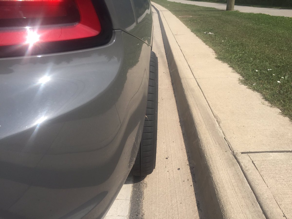 CstTaraso9345's tweet photo. Muffler delete &amp; stretched tires sticking outside of the body panels with no mudguards.

#ProjectsNoisemaker #RoadSafety https://t.co/vW505WtEoK