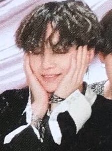94qtrq's tweet photo. yoongi angel 
yoongi beautiful 
yoongi D2
yoongi my life 
yoongi baby 
yoongi is everything https://t.co/gTMpH2pGcj