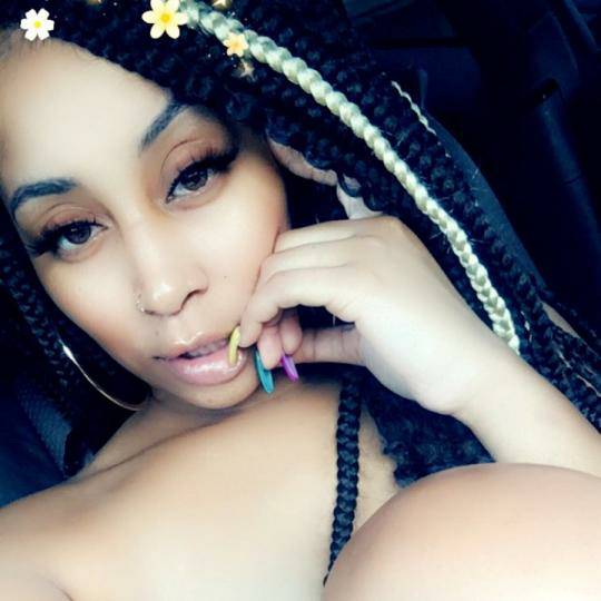 Queentasha26's tweet photo. Live broadcasting community
https://t.co/XLSGDxWDw6 https://t.co/LWIaiM5itN