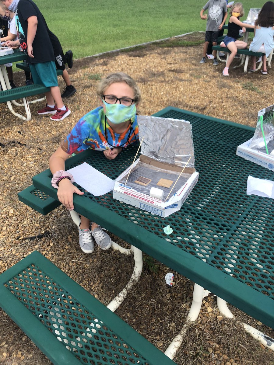 jsjirwin's tweet photo. Solar Oven Project   “Converting light energy to heat energy” #jsjones1 #4thgradescience #irwin4thgrade #solarovenfun #energyforms https://t.co/sDge1uCk3u