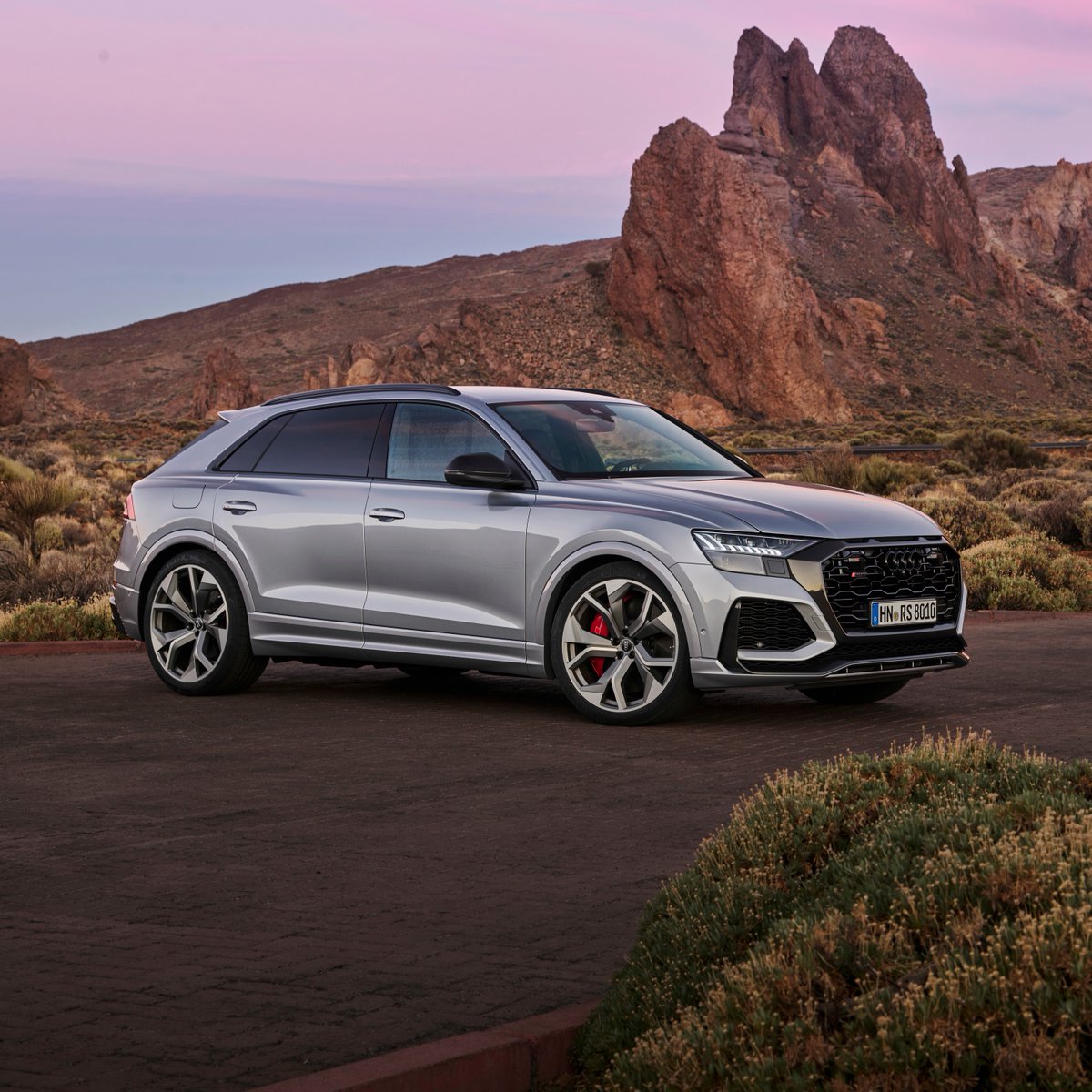 Proof that Audis RSQ8 can play both parts! Classy and sleek in Silver but don't be fooled - this Audi Sport tuned SUV can turn into a V8 beast in an instant! 😎 | 📸 @Audi #audi #rsq8 #audirsq8 #audisport #rs #audirs