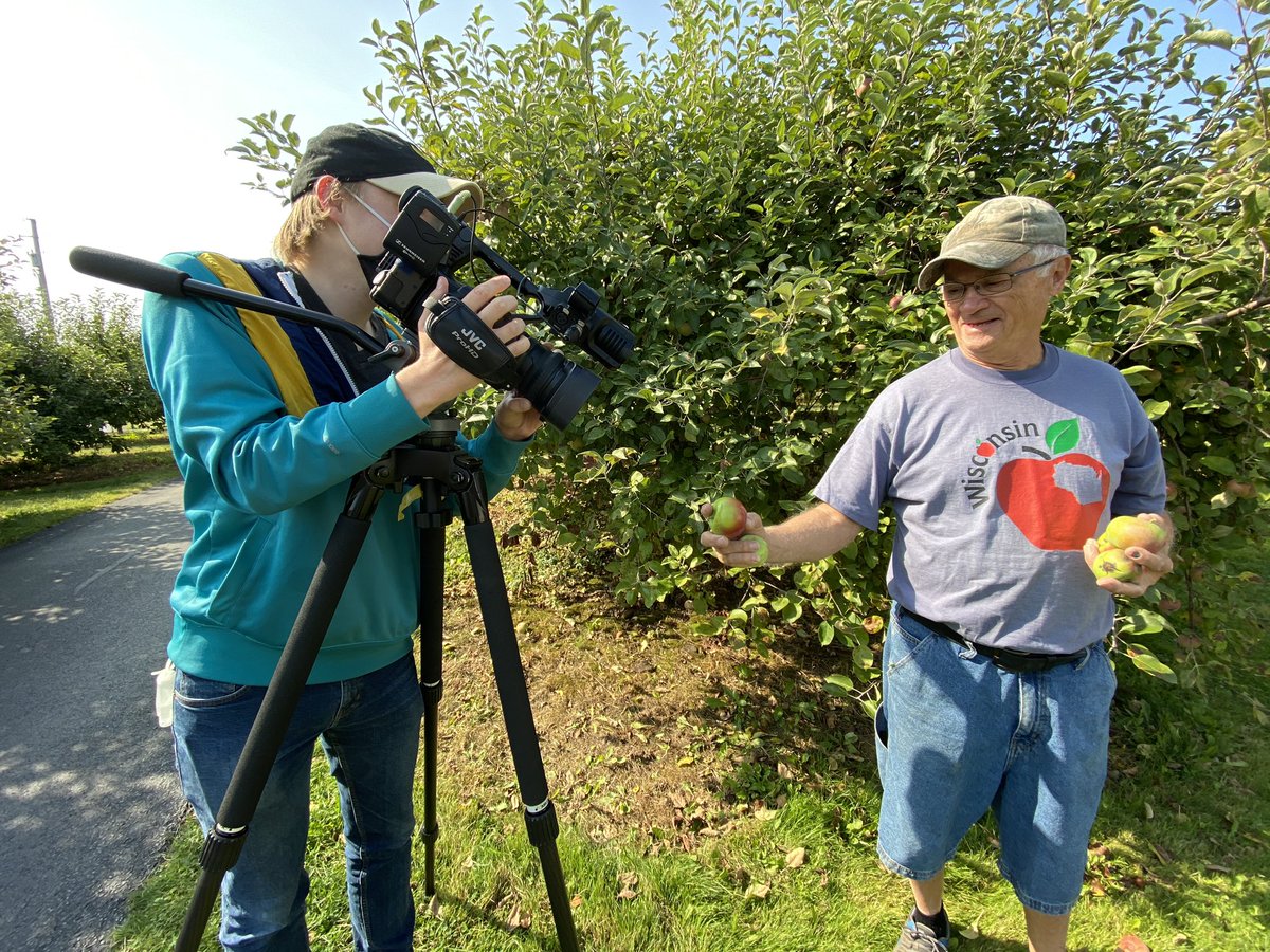 CalvinLewisTV's tweet photo. Bauer’s Apple Shed is officially open for the season. The family-owned orchard has been in operation since they planted their first tree in 1972!
This weekend marks the official start for apple picking and we’ll take a look at the season ahead. 🍎 #Local5SundayMorning https://t.co/G3MzJYW7l3