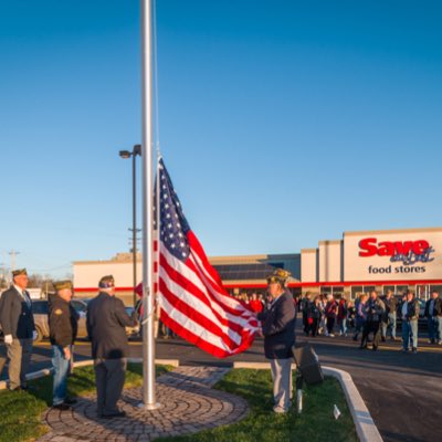 ClintonSaveALot's tweet photo. #NewProfilePic https://t.co/TjgCZR7Rn3