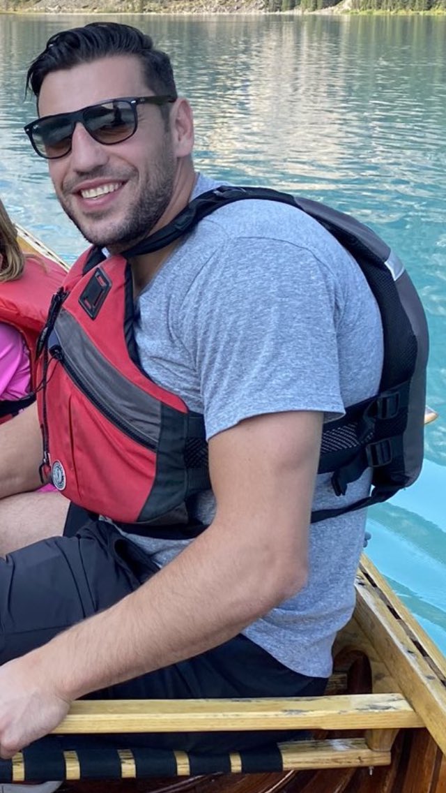 OilerBry37's tweet photo. Are you stressed?
Try being Milan Lucic’s life jacket https://t.co/JDJ6nMrcEZ
