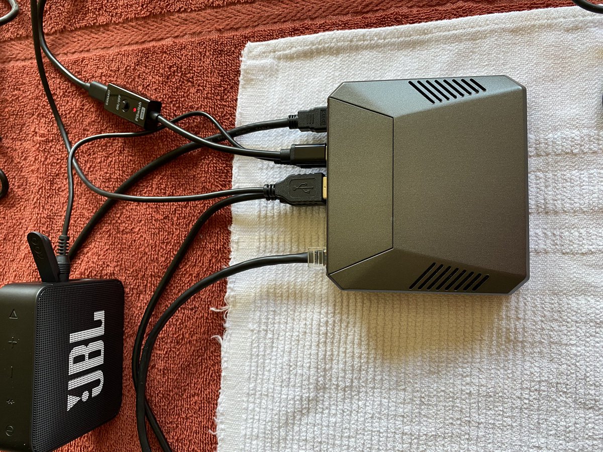 hornedfrog86's tweet photo. Nice enclosure. #raspberrypi #Argon1 https://t.co/L8PV2YCxRD