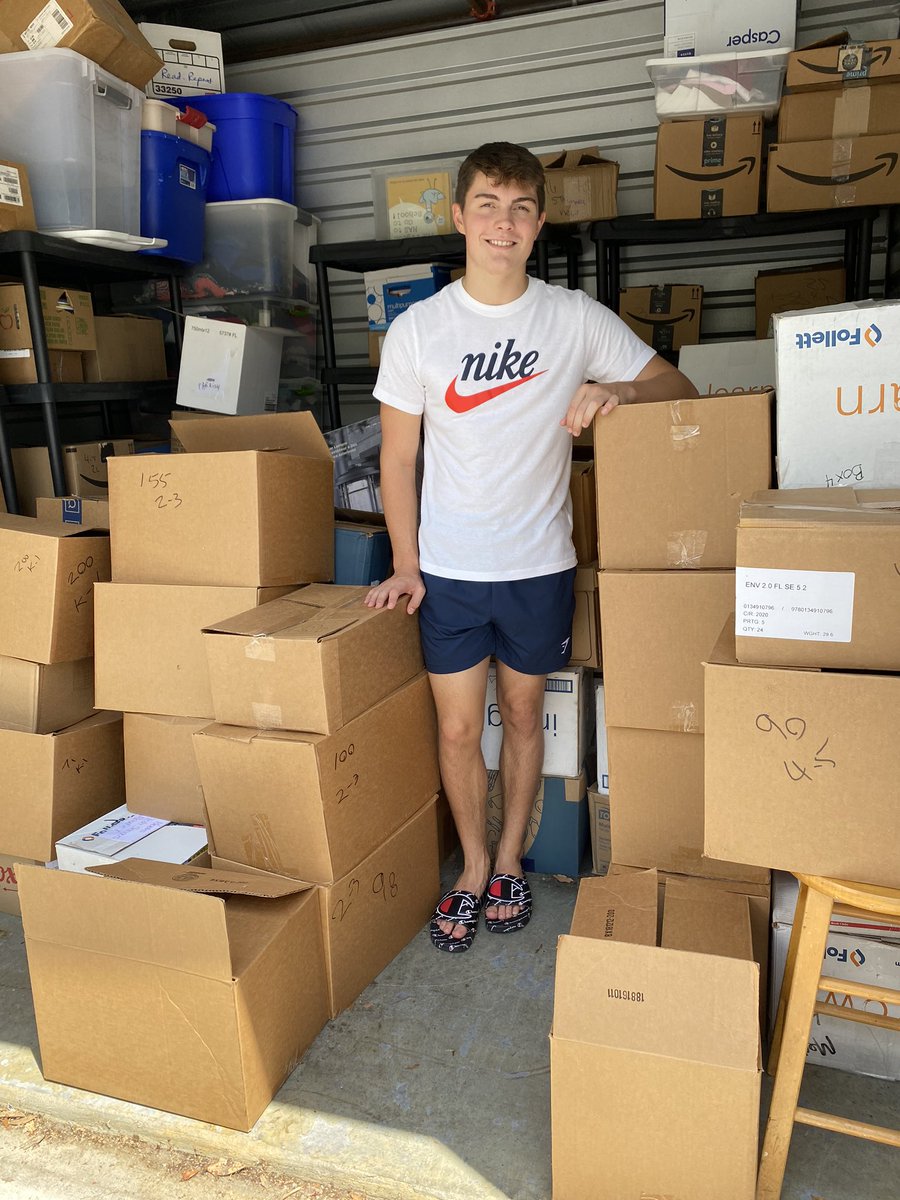ReadRepeatOrg's tweet photo. 7000 books sorted and ready for new homes!  Lots of new ones!  Who wants them?  @hubofschool #hubofschool #sincepruspirit #lightninghero #PEYA #makeadifference https://t.co/qUaxrKWNsJ