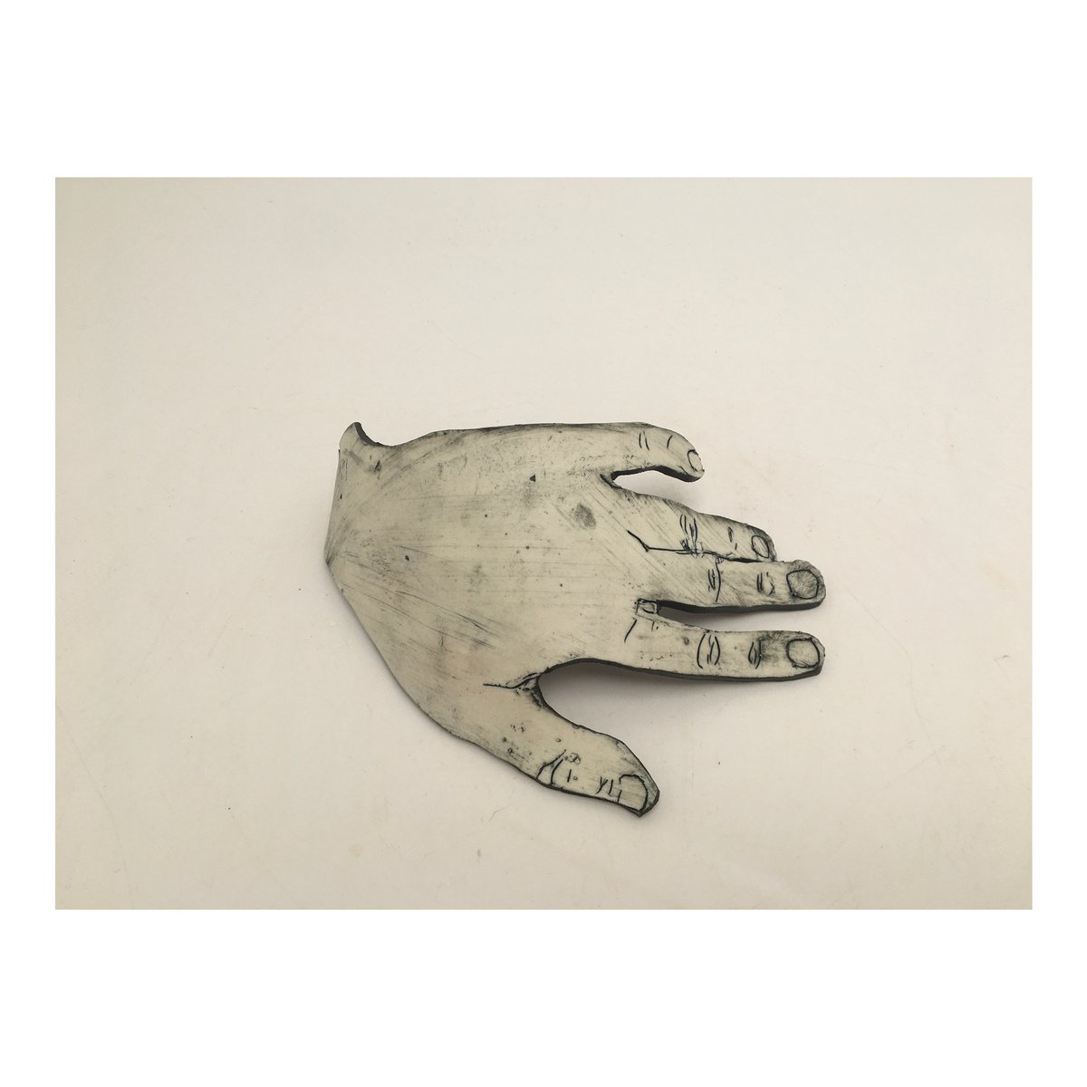 DevrimStudio's tweet photo. Artist: Gabriela Vainsencher. Ceramic sculpture is available for you @devrimstudio 🎨 #devrimstudio #mydevrim #ceramicart #ceramicartist #ceramicsculpture #sculpture #buyartonline #artmarket #artbuyers #artcollector #contemporaryartcollectors #todaysartreport #collectart https://t.co/Fly4Muo27U