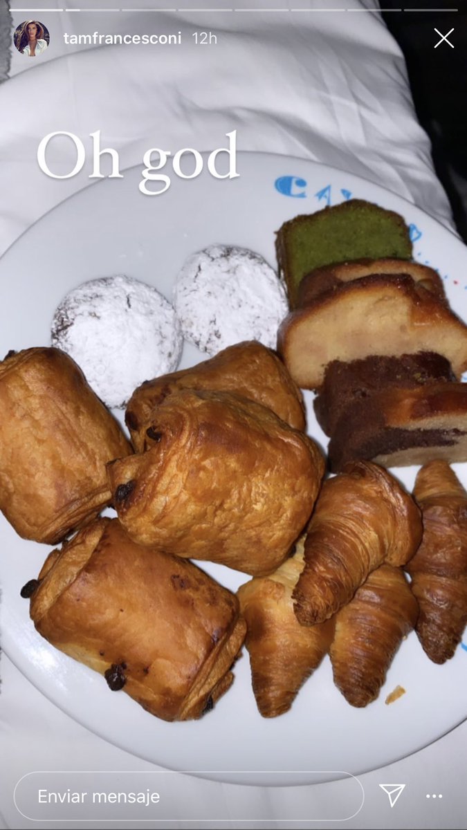 iBlairWaldorf_'s tweet photo. Si se sienten solos solo paso a contarles que Ed Westwick (el actor de Chuck Bass en Gossip Girl) le escribió un poema a su novia y fue a comprarle croissants a las 3 de la mañana porque ella se sentía triste. https://t.co/7rTkXCTZK8