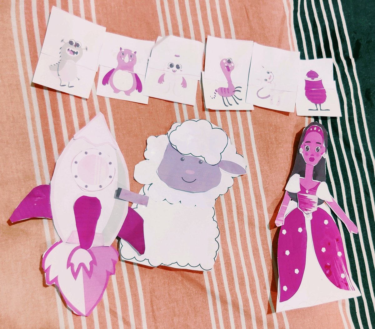 Spent 2 hours on this cut and paste activity. Searching, printing, cutting, pasting.

2 screwups: printer ran out of ink so everything is pink😂

And somewhere we ended up losing one ear and one hand of the sheep, so the poor thing is challenged!😛😛

#familytime #craftactivity