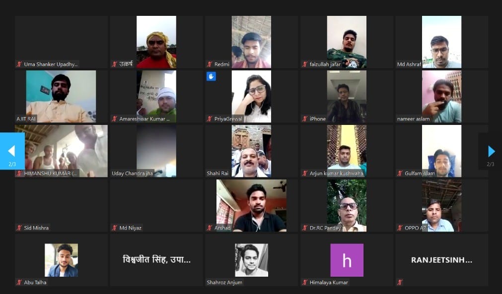 SimmiAhuja_'s tweet image. #KisanKeBol2 सिर्फ एक मुहिम नहीं गूंगी बहरी सरकार को एहसास दिलाना है कि किसान मजदूर वर्ग आज भी है और वो बेहद तकलीफ मे है.

अभी भी समय है हम किसानो मजदूरों को न्याय दे कर नई आशा की किरण संजो सकते है

उसी पहल मे @Kisan_Congress की मुहिम से जुड़े आज बिहार किसानों की #DigitalMeeting