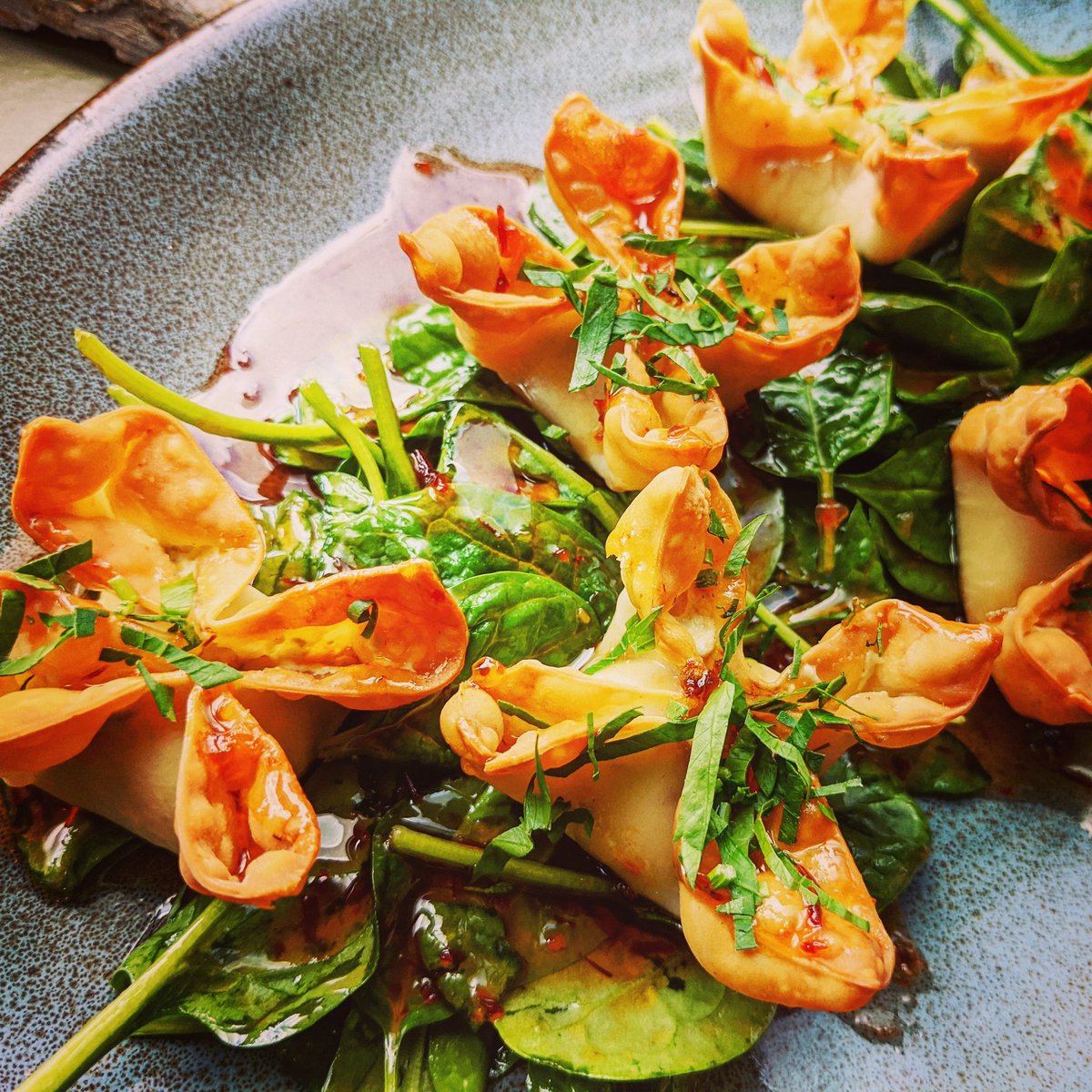 moonshine152's tweet photo. JALAPEÑO CRAB RANGOONS ❤️🔥🌶️🔥 One of my most popular dishes...They're everyone's FAVORITE, and now available for dim-sum style at both brunch AND dinner!! 😄🌞🌙 #Moonshine152 #chefAsiaMei #rangoons #seafood #dimsum #spicy  #goodeats #BestinBoston https://t.co/PpYpdeVNXm