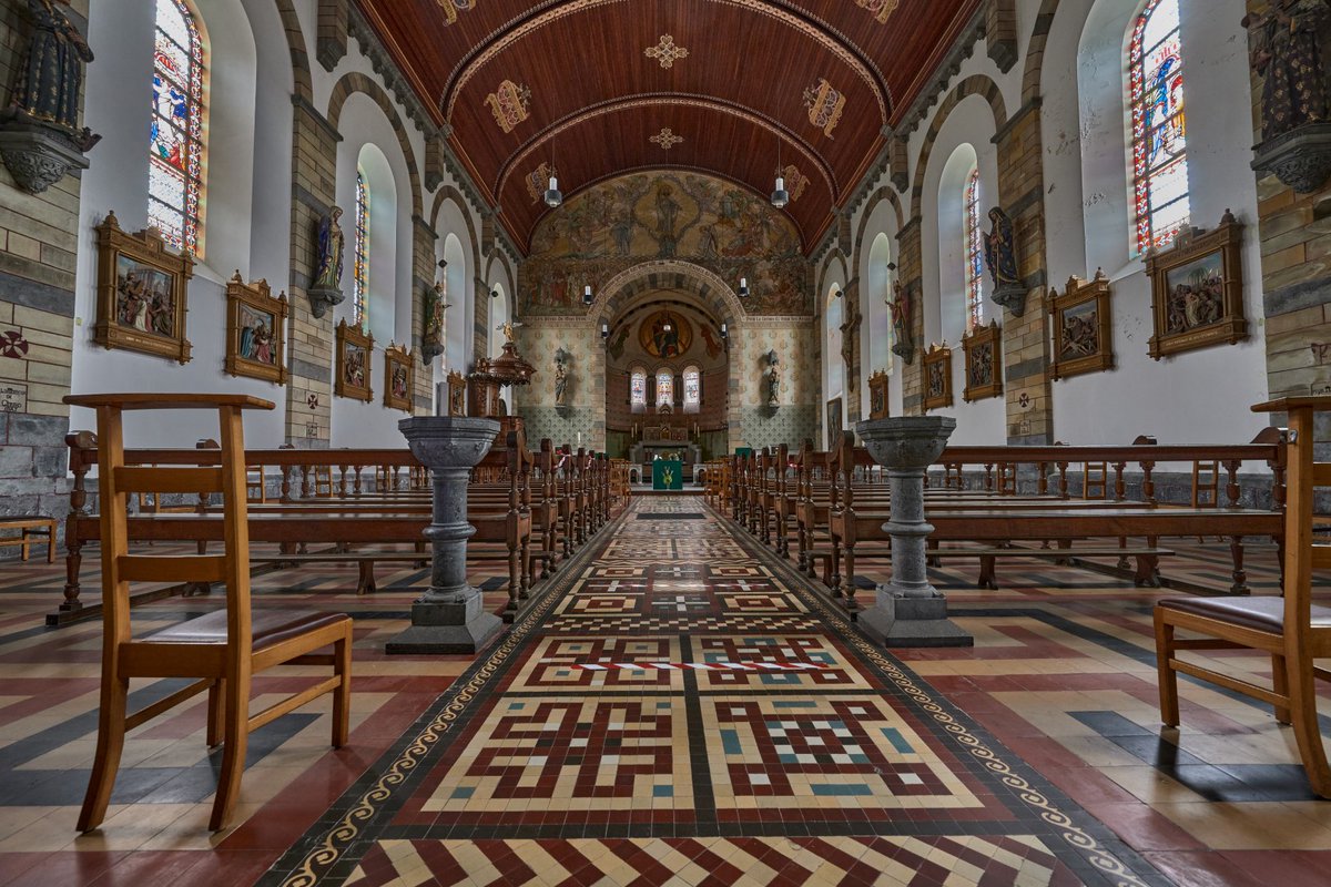 PeetermansRudi's tweet photo. 6 september 2020 15h45. In #Avennes, kerk met zeer mooie kruisweg in reliëf. https://t.co/nFh7YdEYRv