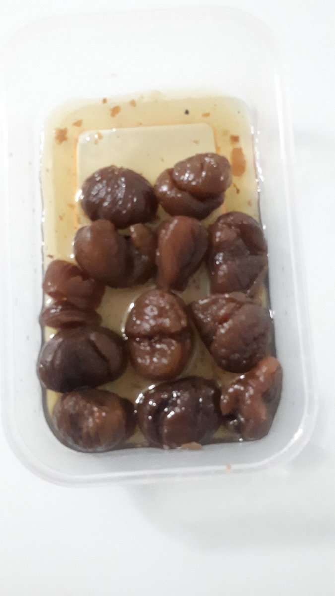 Tanıyaniniz var mı? Bunu da bitireyim söz diyete gircem(!!!!) Dayanamıyorum dolap ta olduğunu bilince🍴🍴🍴🍽🍽🍽🍽