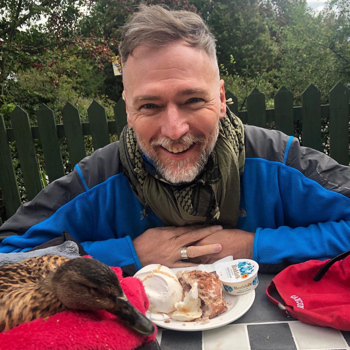 CreatorOfOpps's tweet photo. Thanks to everyone in Heswall that made my friend and my client Quackers feel welcome yesterday. We met lots of new friends and made a lot of people happy. We worked on her book and had an adventure. #mykindofweekend #BeKind #SpreadLove #wirral #Heswall #theadventuresofquackers https://t.co/UDHtIl5TcD