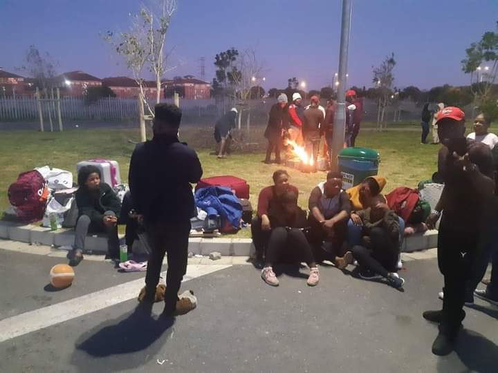TheReal_BaeGod's tweet photo. CPUT students find themselves with nowhere to sleep after being evicted by @SouthPointCPT. The eviction is illegal and has no legal standing.
#CPUTMustFall
#SouthPointMustFall. https://t.co/X6icqHCWPU