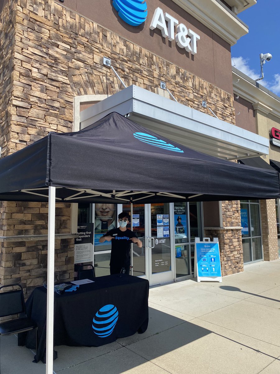 Nice day for socially distanced quick quotes at Landstown 🌤😎
<a href="/Kirkbranson/">Kirk Branson</a> <a href="/cjay0908/">Charmaine Johnson</a> <a href="/DaleB1/">Dale S. Brown</a> <a href="/404girl/">Betsy Francis</a> #Lifeatatt