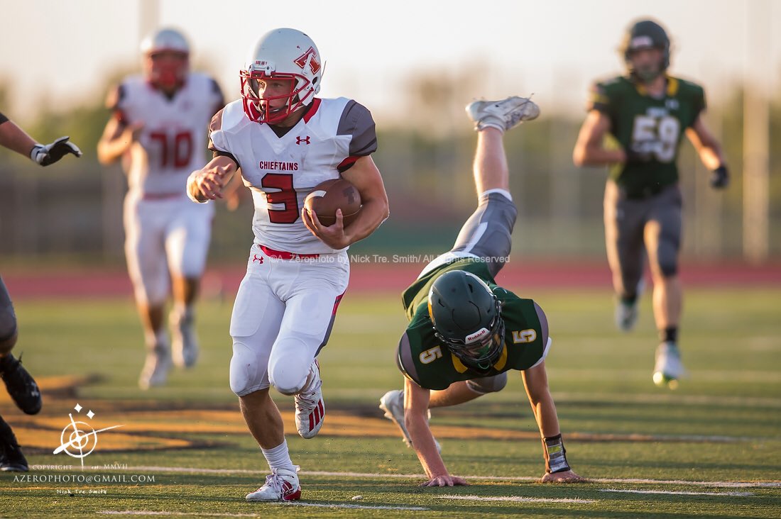 ntreyaz09's tweet photo. @KSHSAA football game between @BobcatFB / @blhsathletics and @tongiefootball . Coverage by @PrepsKC
#highschoolfootball #kshsaa #basehorlinwood #tonganoxie #kpreps #fridaynightlights #kcphotographer #canon #gamedaystandard https://t.co/SBO47SWV8y