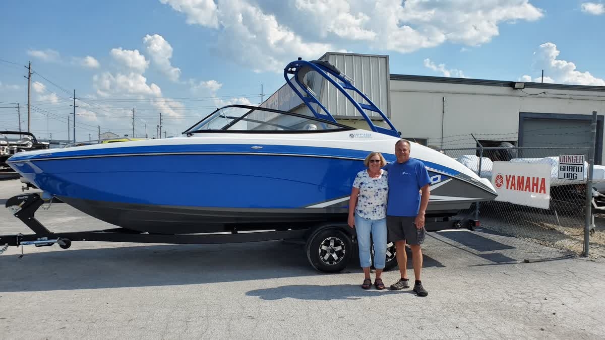 blkbeardmarine's tweet photo. Congratulations to The Williams from Tulsa, OK. Proud new owners of this 2020 Yamaha Boats AR240.

https://t.co/PHivttmvpM https://t.co/RhyG69aiyl