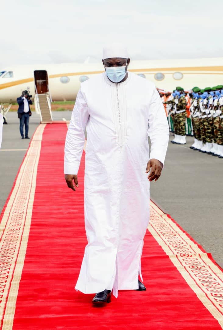 Presidency_GMB's tweet photo. Ahead of the 57th Ordinary Session of the @ecowas_cedeao tomorrow, President Barrow this afternoon arrived in Niamey, Niger. 

Among other things, the summit will discuss issues like security, economics, and the impact of COVID-19 on the sub-region. https://t.co/CTCOmeS5Xx