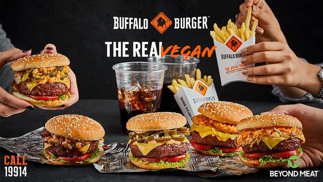 Buffalo_Burger's tweet photo. مش محتاج تدوّر على اكلة مناسبة للڤيجانز والنباتيين، بافالو برجر عمل حسابكم بساندوتشات البيوند
برجر مكوناته 100% نباتي ولا يحتوي على لحم او صويا 🌱
جرب دلوقتي ومتنساش تقول لنا رأيك

*كلمنا على 19914 📞
*او اطلب من:
https://t.co/DpreTP3xP1
*يضاف خدمة التوصيل

#The_Real_Thing https://t.co/SsaUlhAeOT