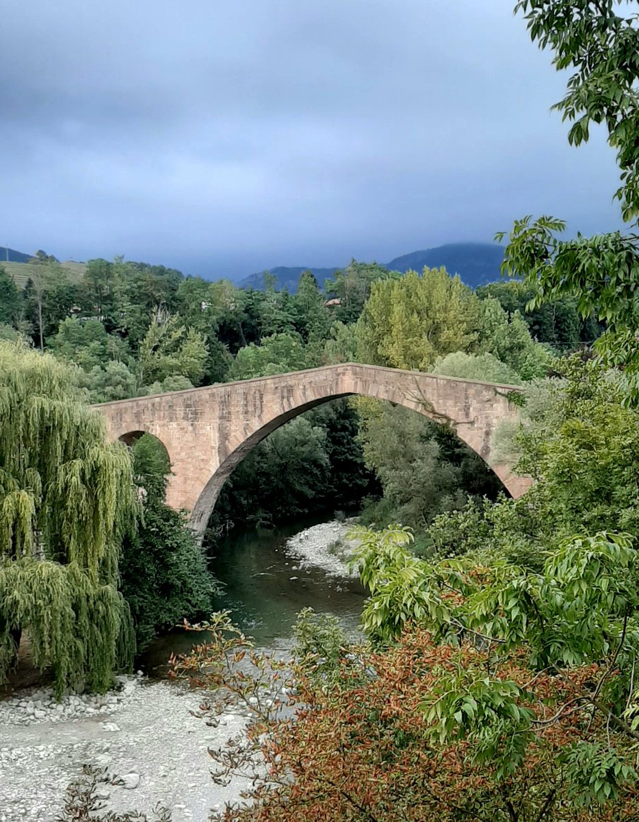 Masredonxa's tweet photo. Hola @A3Catalunya, res que l'altre dia estaven agafant imatges de Sant Joan de les Abadesses i tan sols  varen publicar unes estadídistiques, per si han perdut el registrat aquí 4 imatges de la vila fetes aquesta mateixa tarda. Salut!
#StJoanAb #Ripollès #Catalunya https://t.co/DWj2Lmmqel