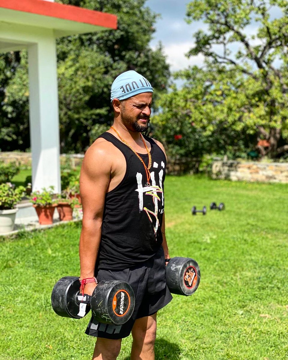 SureshRaina_WB's tweet photo. GOOSEBUMPS โ๐โ
#RainaIsBack ๐ฏ
@ImRaina taught us waiting for the right moment ๐๐ฆ
#ChinnaThala https://t.co/bO4RfvyTXG