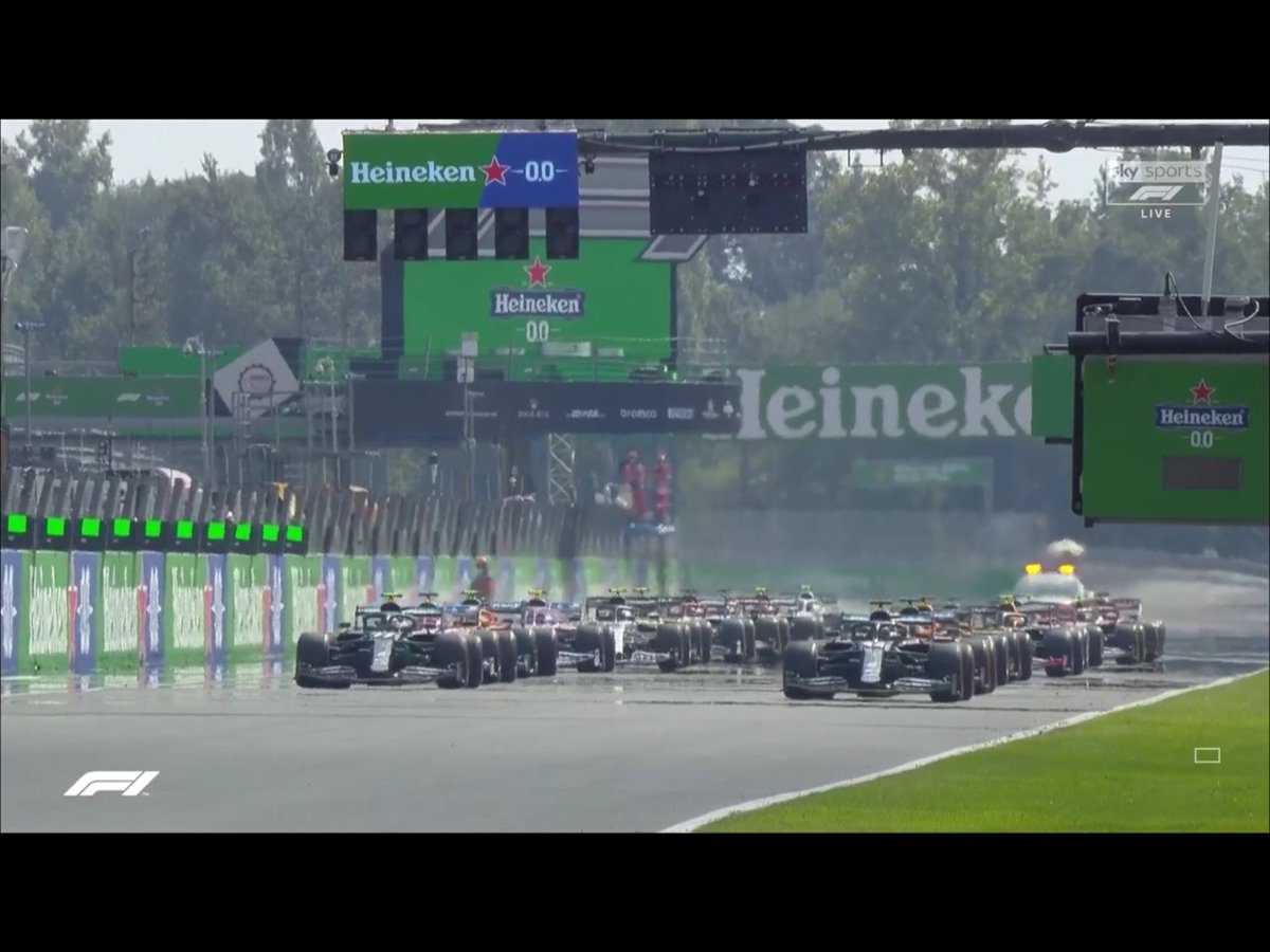 andersonlaura12's tweet photo. Lights out #ItalianGP https://t.co/WUE9VT6wyc