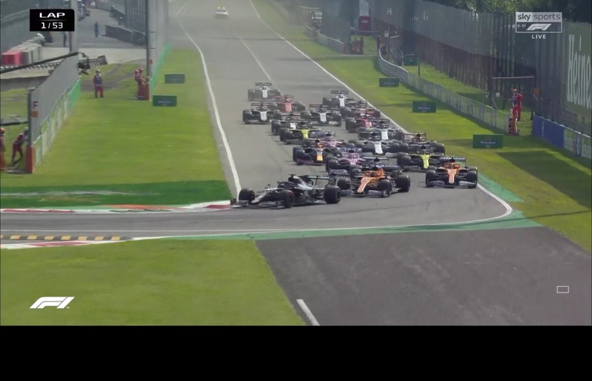 andersonlaura12's tweet photo. Lights out #ItalianGP https://t.co/WUE9VT6wyc