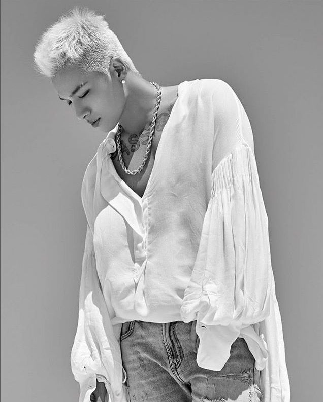 Youngbae: the straightest crack. u can count on the crack for one thing: being straight. also it is in the ceiling cuz the ceiling is closest to the sun. reliably straight.