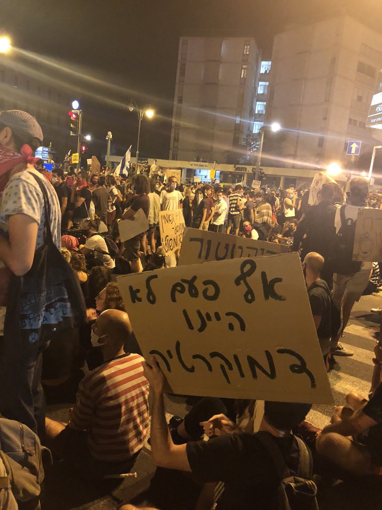2) Radicalising the messaging: these protests are the product of the chants/signs/banners people are bringing to them. Pictured here: “we never were a democracy”, ”there’s no democracy in apartheid”, “police violence since 1948, we’re eating what we cooked, end the occupation”.