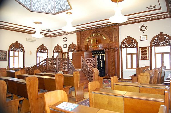 Altı günbəz Synagogue was built in 1888 in Qırmızı Qəsəbə, Azerbaijan.It is famous for its 6-domed roof. Qırmızı Qəsəbə is a town of 4,000 Juhuro (Mountain Jews) who speak Judeo-Tat. It is the only all Jewish town outside of The Naughty Land and the United Snakes.