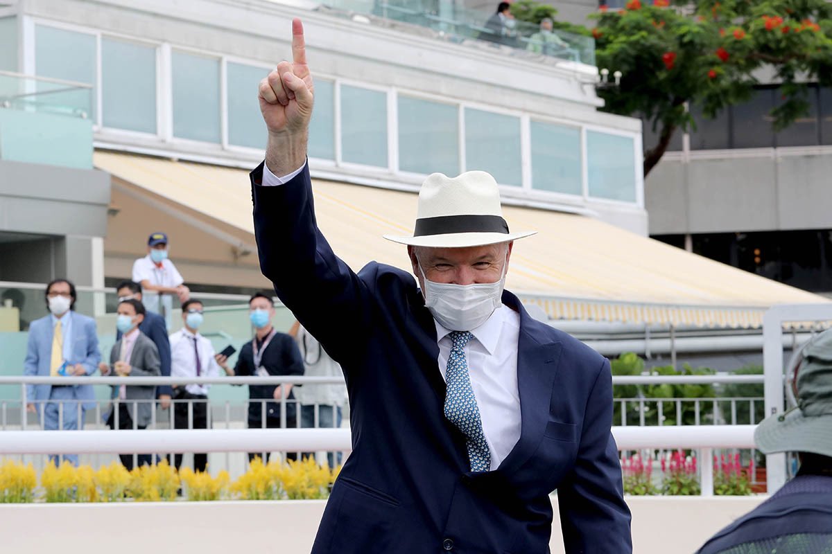 HKJC_Racing's tweet photo. Hong Kong Sprint beckons as Perfect Match takes the HKSAR Chief Executive's Cup, while history repeats as David Hayes takes home a debut double. #SeasonOpener #HKracing 

@SchusterDeclan reports. 

Read here 👉 https://t.co/hlPSwb2lSI https://t.co/SILbhHxybV
