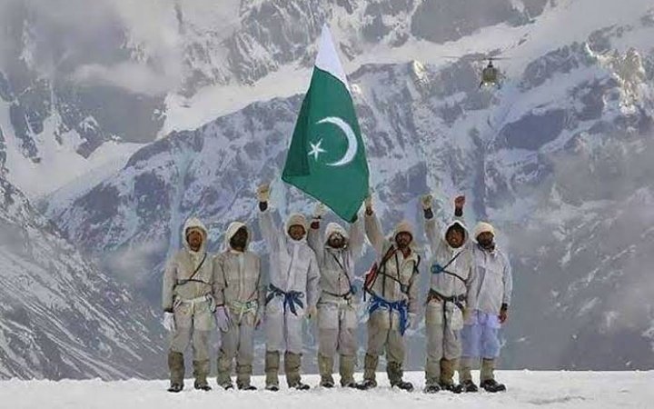 itsMishalkhan's tweet photo. خدا کرے کہ مری عرضِ پاک پر اترے وہ فصلِ گل جسے اندیشۂ زوال نہ ہو
یہاں جو پھول کھلے وہ کھلا رہے برسوں
یہاں خزاں کو گزرنے کی بھی مجال نہ ہو
Pakistan zindabad❤
#DefenceDay https://t.co/qURNaYy1CB