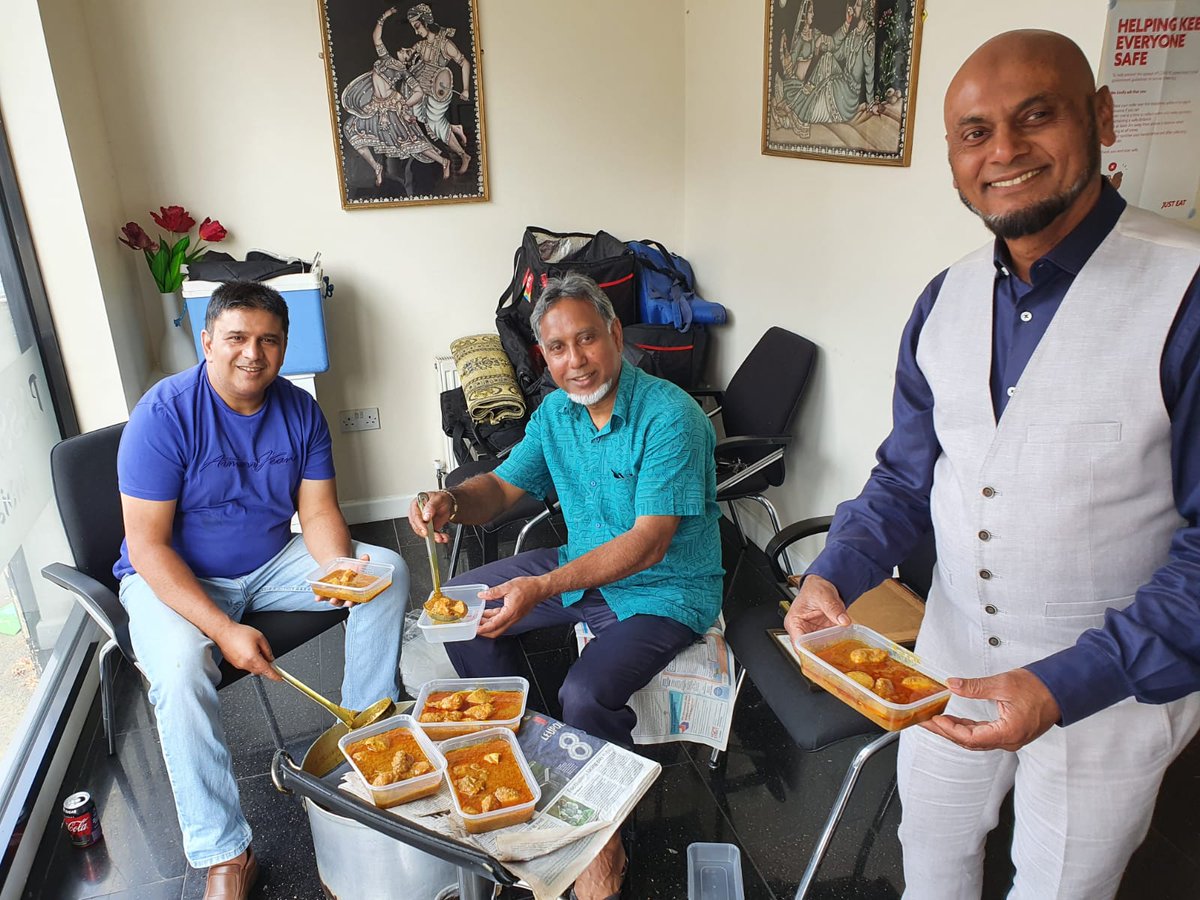 Spice up with ex mayor of Croydon at Passage To India Take away foods for NHS. We are proud of NHS and delighted to cooked curry's for NHS staffs- April 2020😀 👏. @cleanstreetstu @cllr_kabir @ali_Croydon