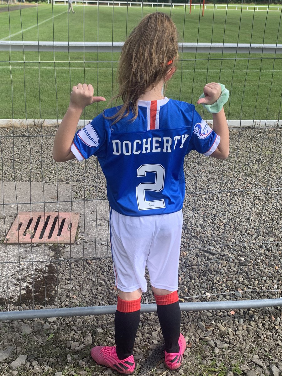dyet_sharon's tweet photo. Abby away to training with her new Rangers kit 💙❤️🤍 @NicDoc11 @campbellk2810 https://t.co/Rlwv6ecQe1